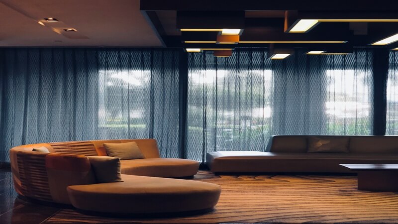 Modern Dubai Style at Home: Interior Ideas Inspired by Local Travel Experiences